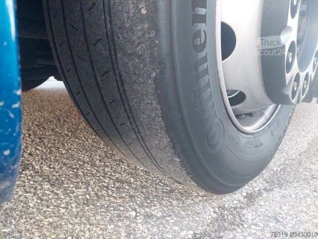 Nagy térfogatú nyergesvontató FORD F-Max 1850 LL