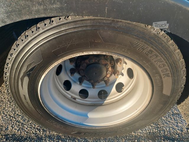 Nagy térfogatú nyergesvontató FORD F-Max 1850 LL