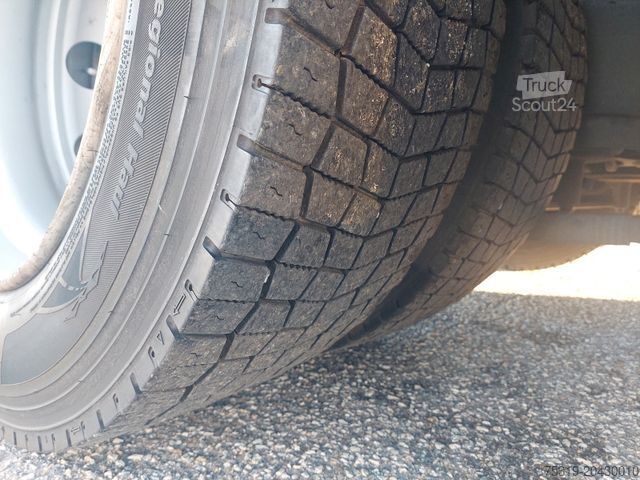 Nagy térfogatú nyergesvontató FORD F-Max 1850 LL