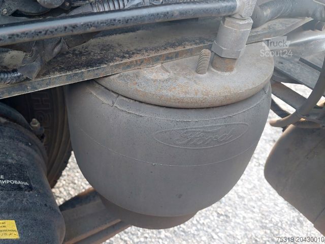 Nagy térfogatú nyergesvontató FORD F-Max 1850 LL