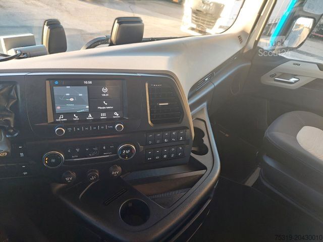 Nagy térfogatú nyergesvontató FORD F-Max 1850 LL