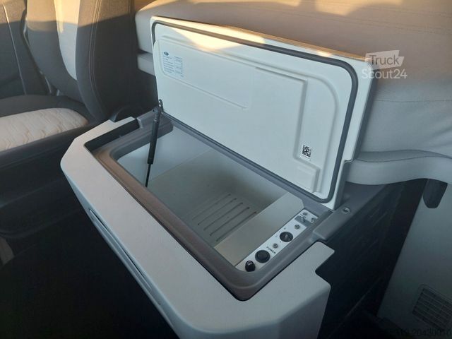 Nagy térfogatú nyergesvontató FORD F-Max 1850 LL