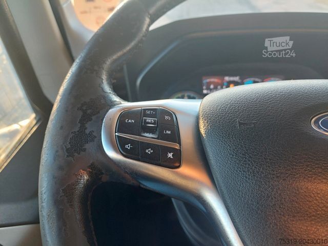 Nagy térfogatú nyergesvontató FORD F-Max 1850 LL