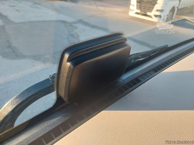 Nagy térfogatú nyergesvontató FORD F-Max 1850 LL