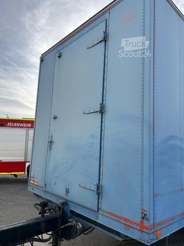 Каросерийно ремарке  8,7 to Tandem-Anhänger Wohnwagen-Zulassung