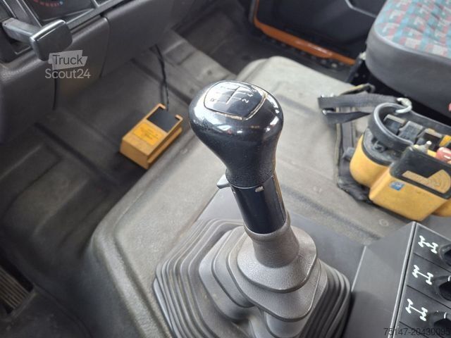 Tovornjak s ploščadjo MERCEDES-BENZ 1824 AK 4x4 Allrad Pritsche Kran HMF1253 K4 Funk