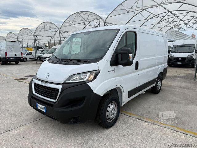 Dobozos furgon Peugeot BOXER 30L1H1 140