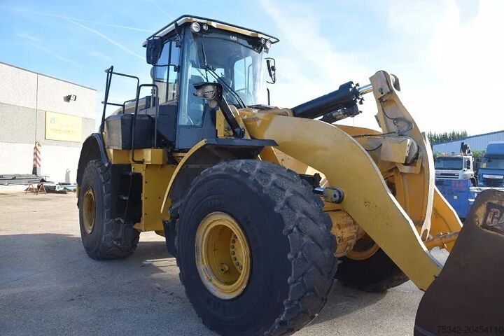 Chargeuse sur pneus Caterpillar 966 M
