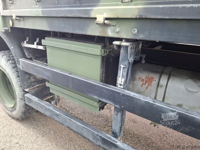 Camion plateau avec bâche MERCEDES-BENZ 1017 A 4x4 5t TMIL 3-Sitze Allrad Pritsche+Plane