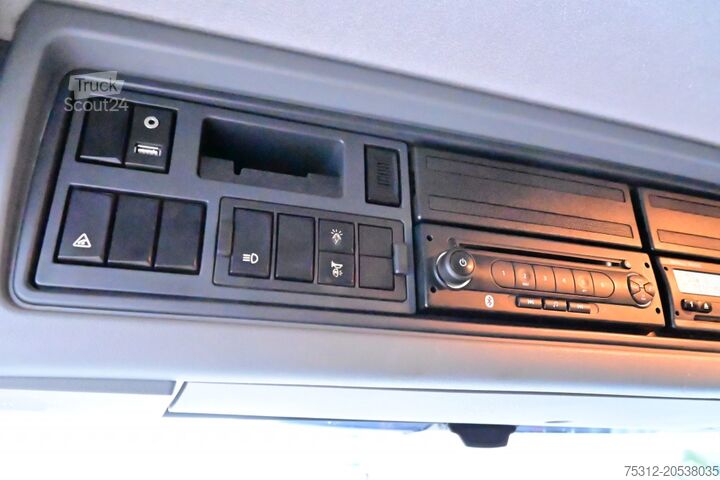 LKW mit Kofferaufbau Renault T440  6x2 E6 AHK LBW Isokoffer Lift Lenk