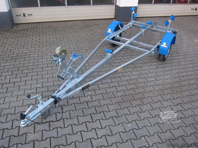 Remolques náuticos trailershop Boot Trailer Bootanhänger Neptun Navy 750kg sofort verfügbar nach Bestellung
