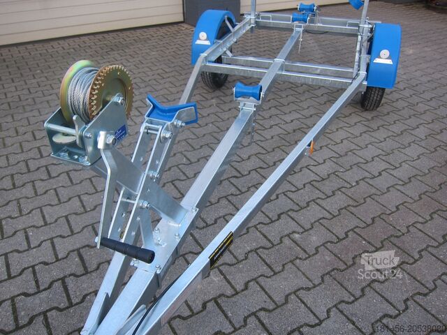 Remolques náuticos trailershop Boot Trailer Bootanhänger Neptun Navy 750kg sofort verfügbar nach Bestellung