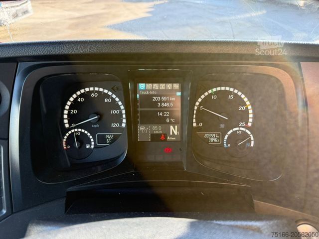 Škatlasti tovornjak MERCEDES-BENZ ANTOS 2540 L Getränke 6,95 m LBW 2 T*AHK*LENK