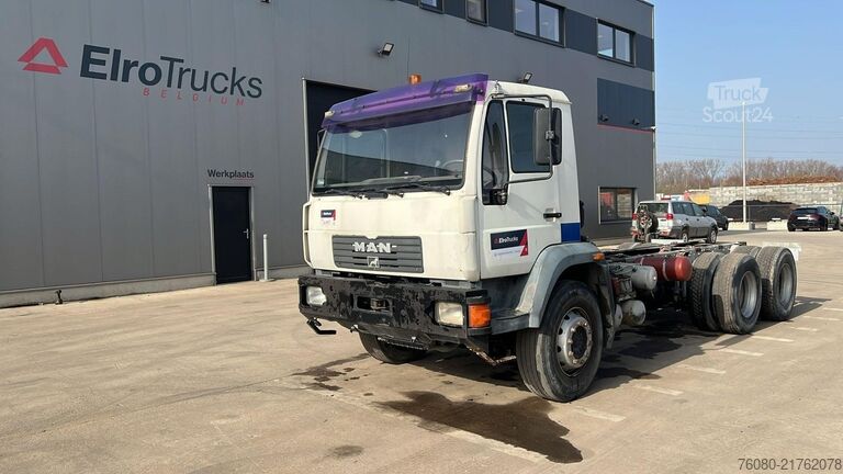 Podvozok s kabínou MAN LE 26.284 (6X4 / STEEL SUSP. / LAMES / MANUAL G...