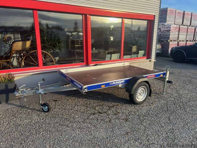Trailer with open flatbed 