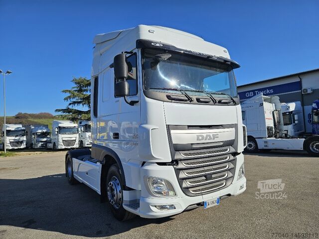 Standart traktör DAF XF 460 FT