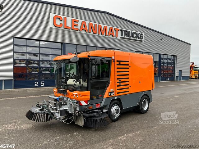 Utcaseprő RAVO 580 with 3-rd brush