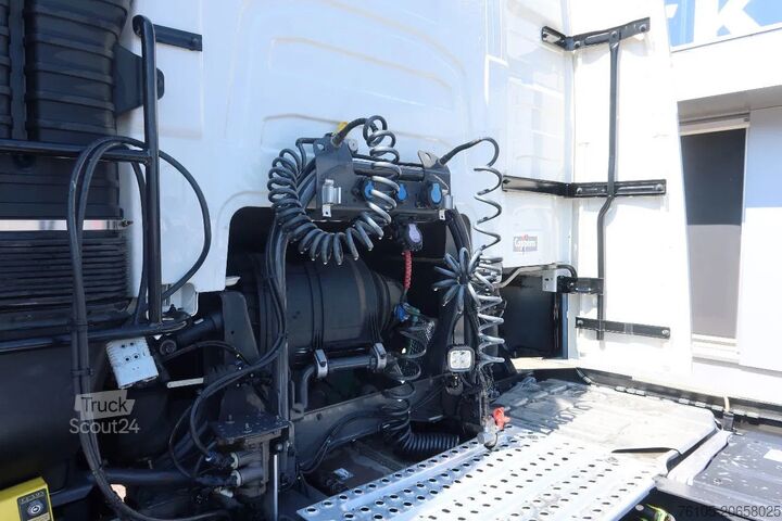 Standard-SZM Volvo FH 460 Voith Retarder Standklima, Iparkcool