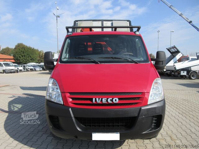 Lastbil med kran och tippflak IVECO DAILY 65C18