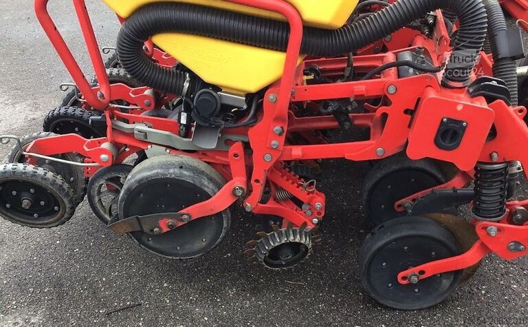 Presisjonssåmaskin Väderstad Tempo L 24