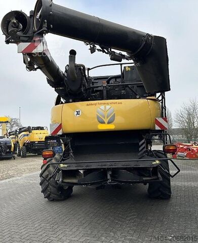Зерноуборочный комбайн New Holland CR 10.90