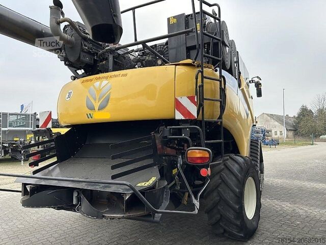 Зерноуборочный комбайн New Holland CR 10.90