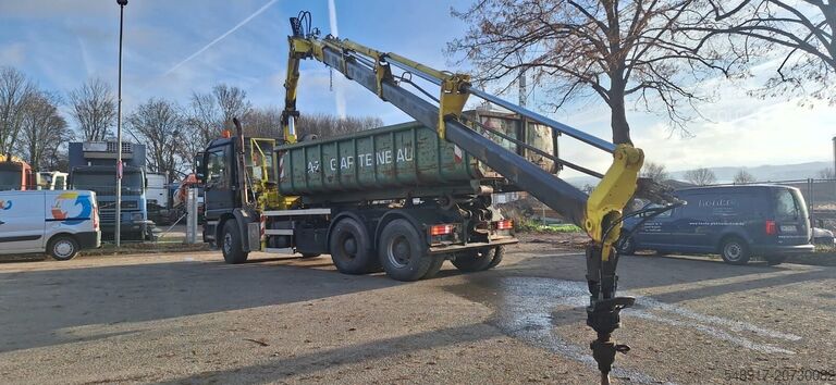 Самоскид з краном-маніпулятором Mercedes-Benz 3335