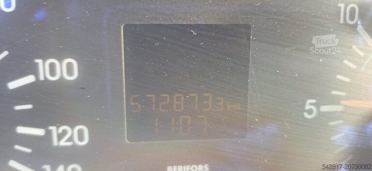 Самоскид з краном-маніпулятором Mercedes-Benz 3335