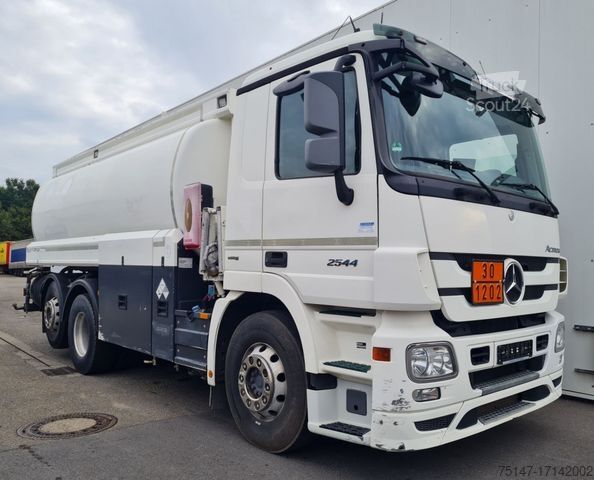 Βυτιοφόρο φορτηγό MERCEDES-BENZ 2544 L Actros 6x2*4 MP3 Lift-/Lenkachse Willig