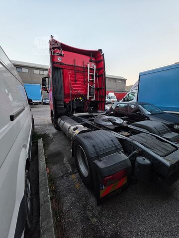 стандартен влекач Iveco Stralis