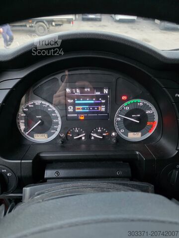 стандартен влекач Iveco Stralis