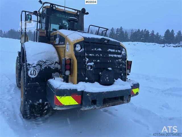Wiellader Komatsu WA380-7 wheel loader w/ bucket, scale, summer and