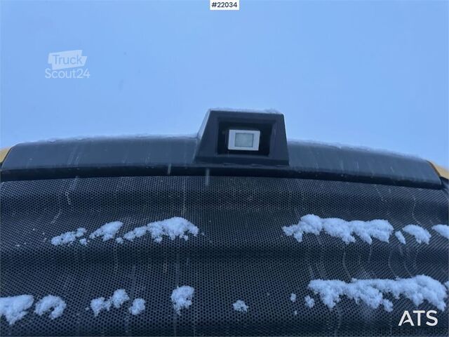 Wiellader Komatsu WA380-7 wheel loader w/ bucket, scale, summer and