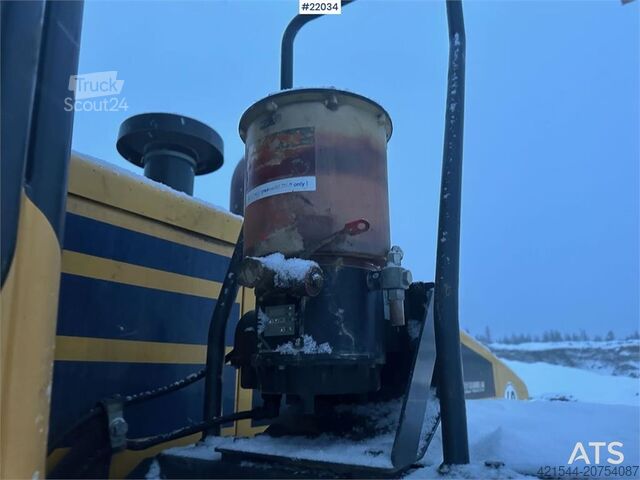 Wiellader Komatsu WA380-7 wheel loader w/ bucket, scale, summer and