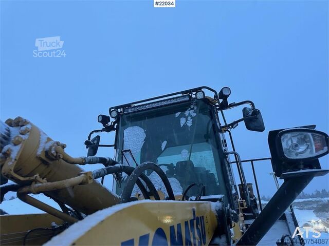 Wiellader Komatsu WA380-7 wheel loader w/ bucket, scale, summer and