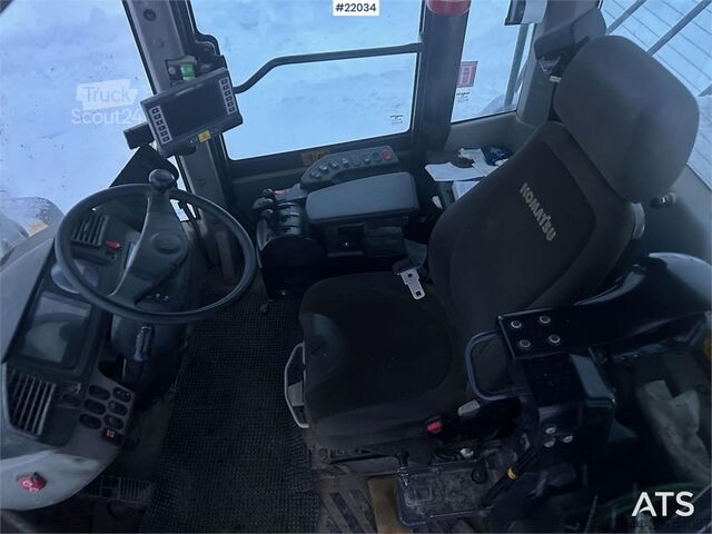 Wiellader Komatsu WA380-7 wheel loader w/ bucket, scale, summer and