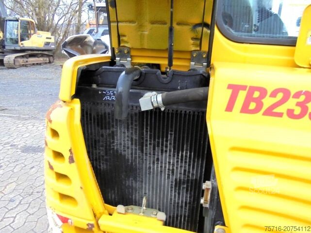 Minigraver Takeuchi TB 235