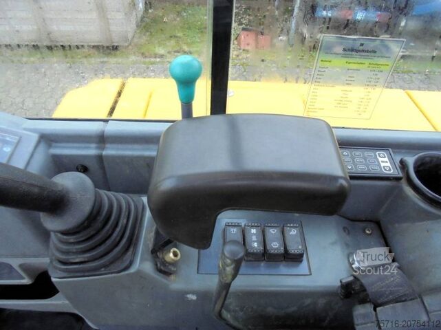 Minigraver Takeuchi TB 235