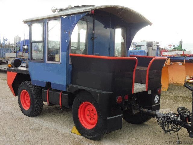Nákladné vozidlo na špeciálne účely Cordes Zugmaschine (Lokomotive) Personenanhänger