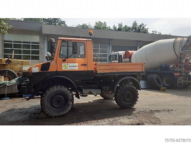 Savivaldybės specialiosios paskirties subjektas Unimog 424 U 1200  4x4 mit Zapfwelle