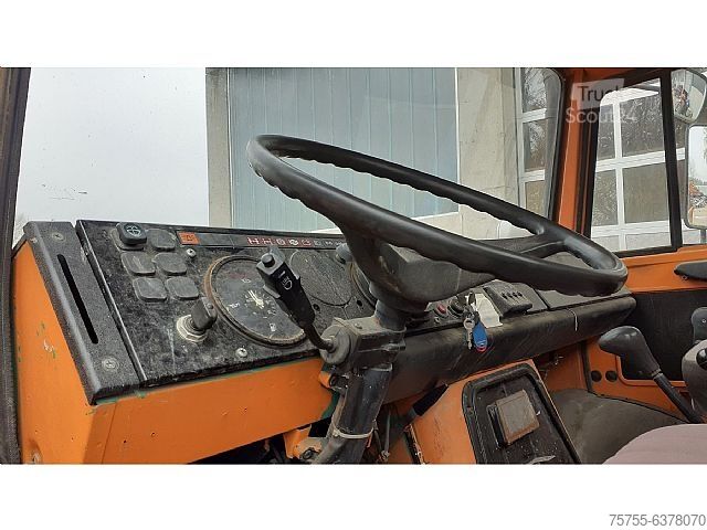 Savivaldybės specialiosios paskirties subjektas Unimog 424 U 1200  4x4 mit Zapfwelle