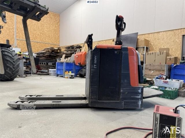 BT Levio LPE240 – Porta-paletes elétrico BT Levio LPE240 – Electric Pallet Truck