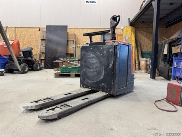 BT Levio LPE240 – Porta-paletes elétrico BT Levio LPE240 – Electric Pallet Truck