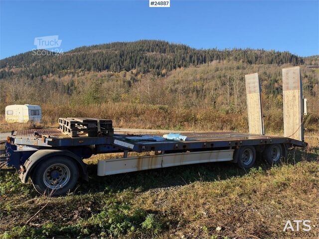 Damm tehnikas piekabe ar hidrauliskām rampām – piegādāta Damm machinery trailer with hydraulic ramps – Delivered