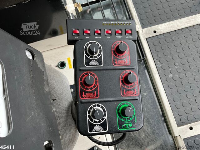 Spazzatrice stradale Schmidt Cleango 500 Compact Euro 6 with 3-rd brush