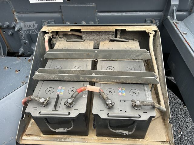 Tracteur routier standard Volvo Fm