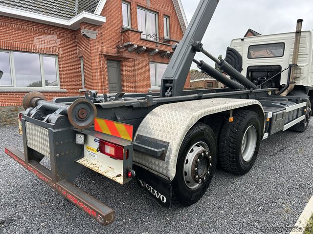 Tracteur routier standard Volvo Fm