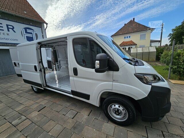 Furgone personalizzato Fiat Ducato 120 L2H1 Visibility Kamera 260° Türen