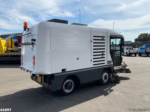 Silniční zametač Ravo 540 Euro 6 with 3-rd brush