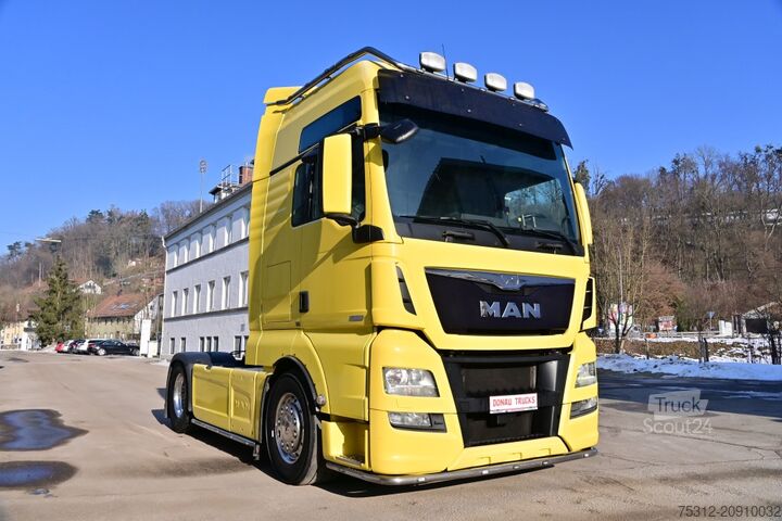 Standart çekici ünitesi MAN TGX18.560  XXL Retarder Alufelgen 2 Betten